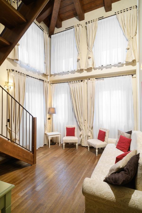 Relais Bella Rosina Pool & Spa La Cassa Ngoại thất bức ảnh
