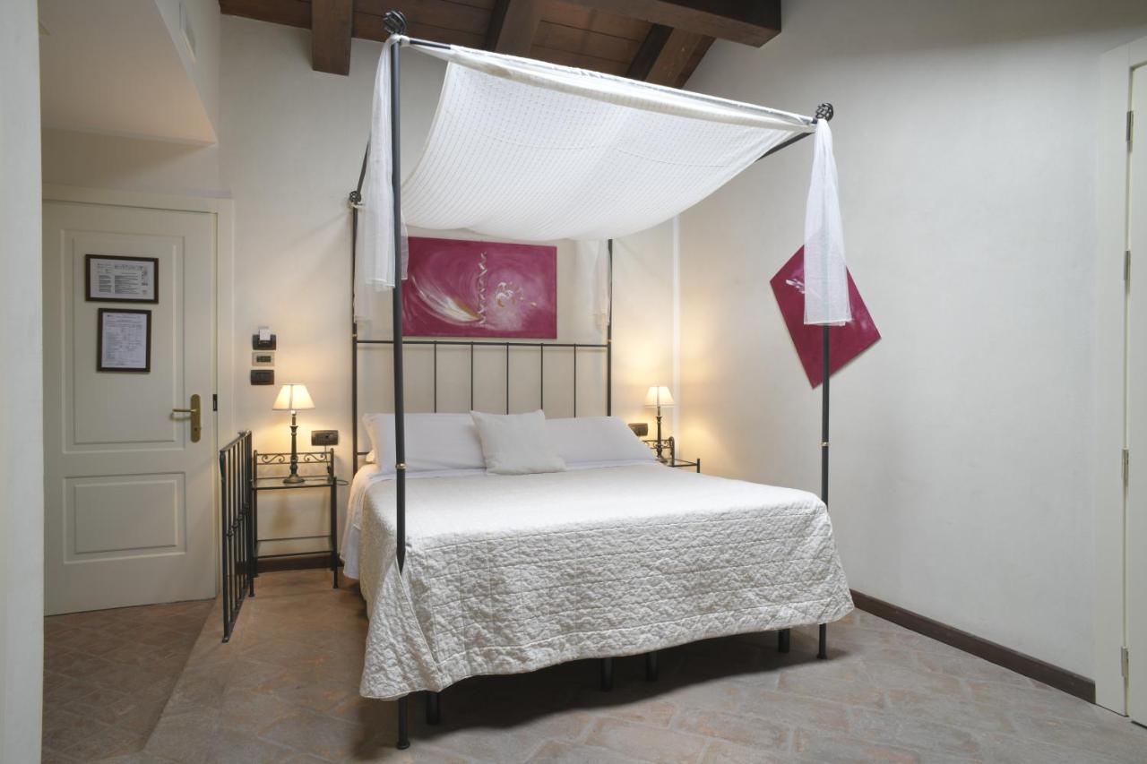 Relais Bella Rosina Pool & Spa La Cassa Ngoại thất bức ảnh
