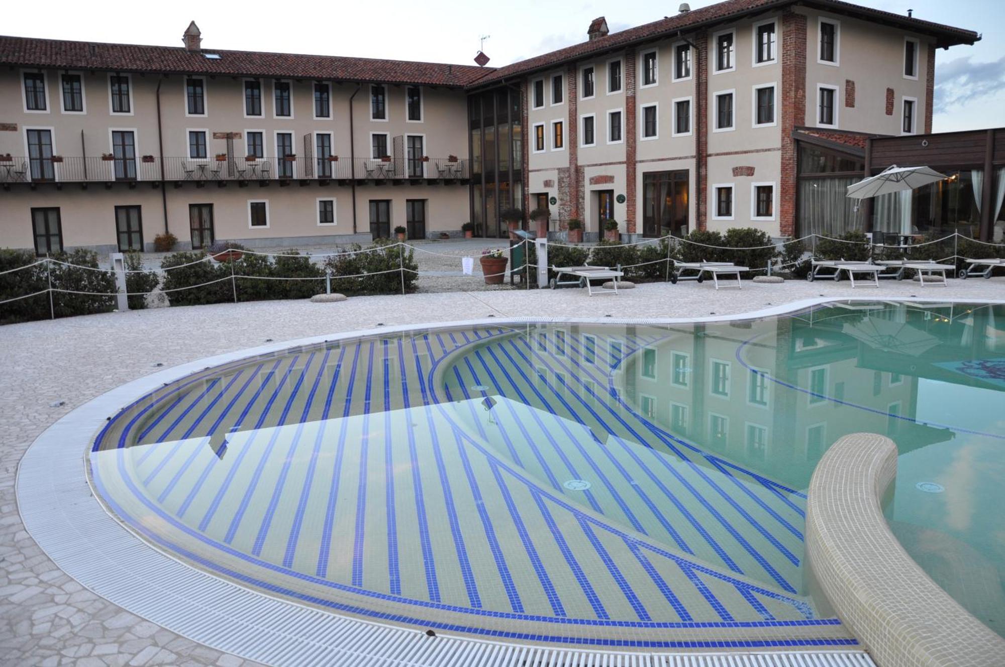 Relais Bella Rosina Pool & Spa La Cassa Ngoại thất bức ảnh