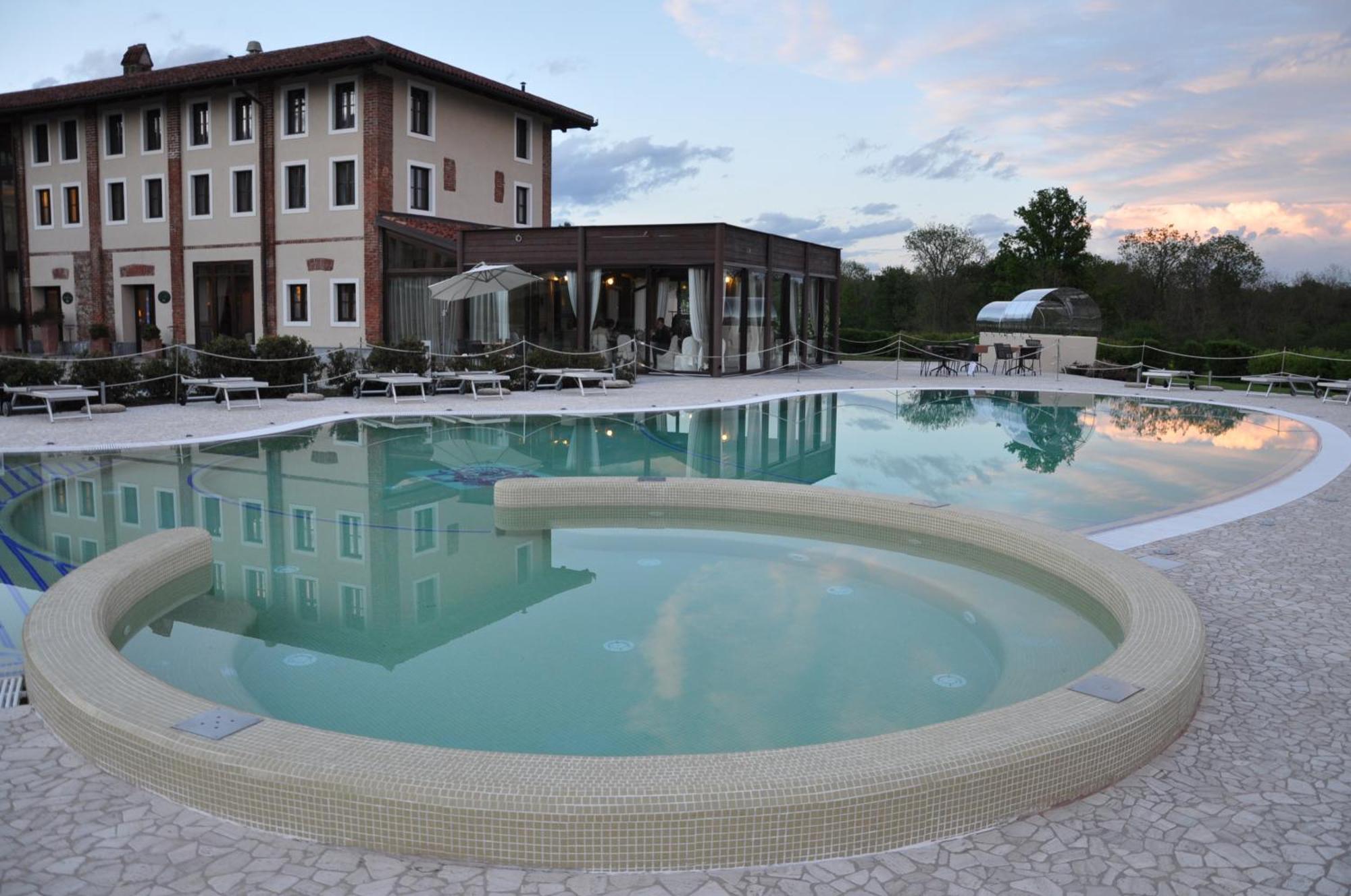 Relais Bella Rosina Pool & Spa La Cassa Ngoại thất bức ảnh