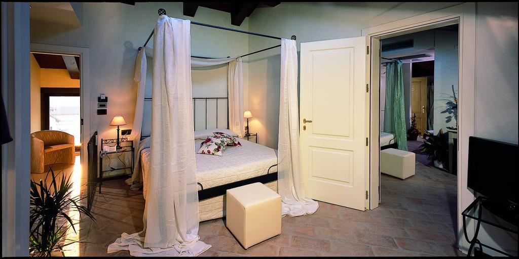 Relais Bella Rosina Pool & Spa La Cassa Ngoại thất bức ảnh