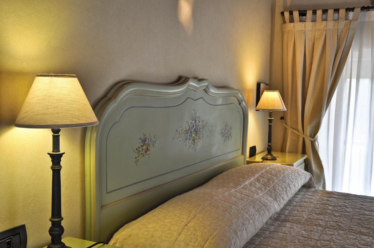 Relais Bella Rosina Pool & Spa La Cassa Phòng bức ảnh